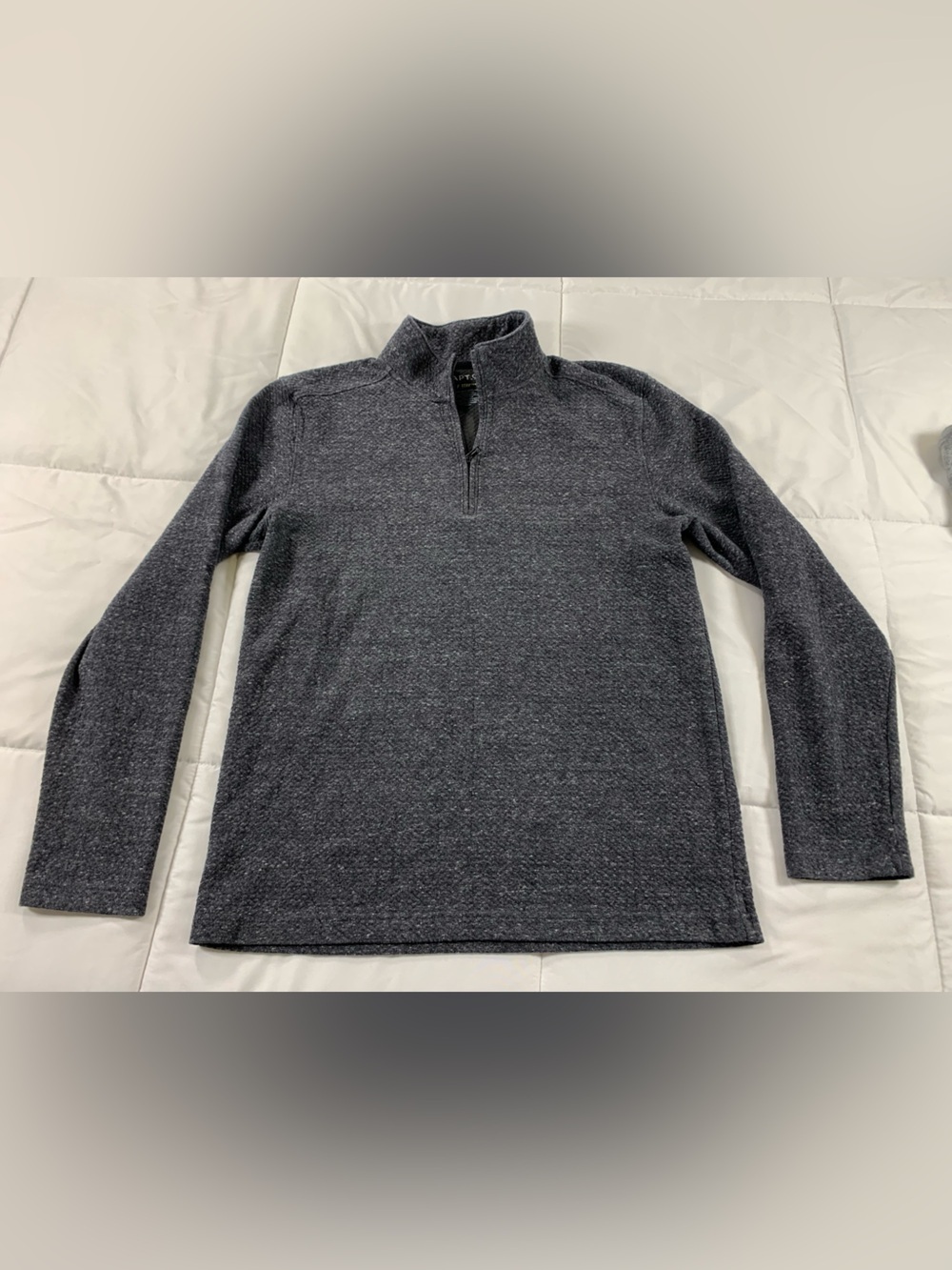 Pre loved APT. 9 sweater mens size M